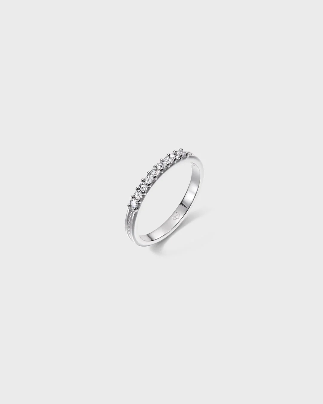 Ikiaikainen-sormus 9x0,02ct valkokulta