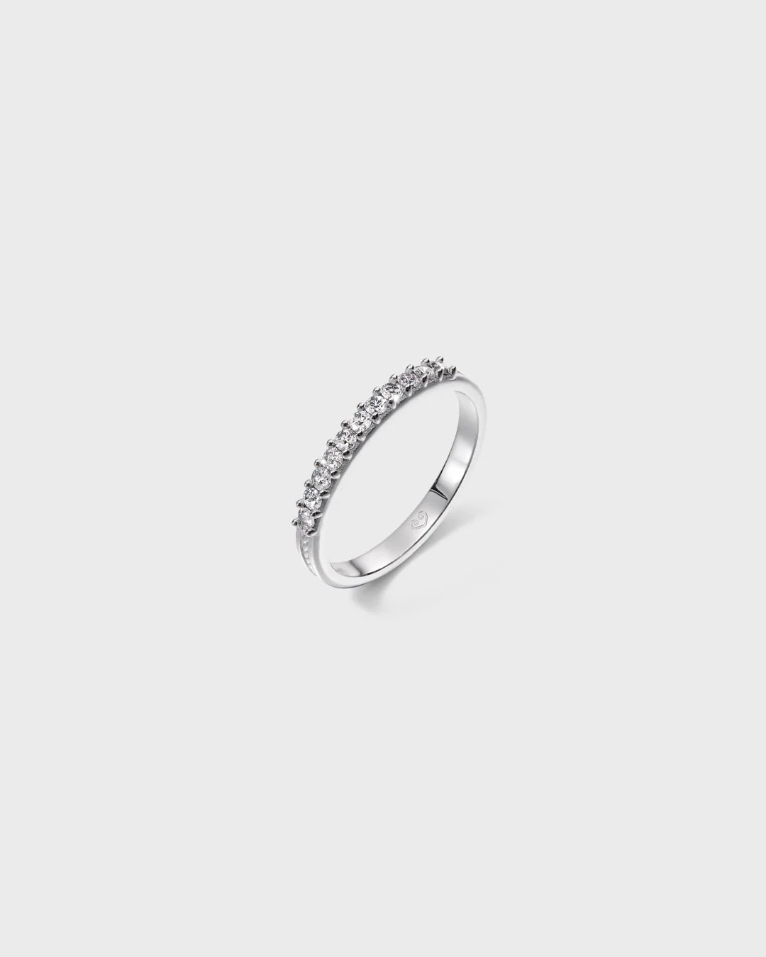 Ikiaikainen-sormus 11x0,02ct valkokulta