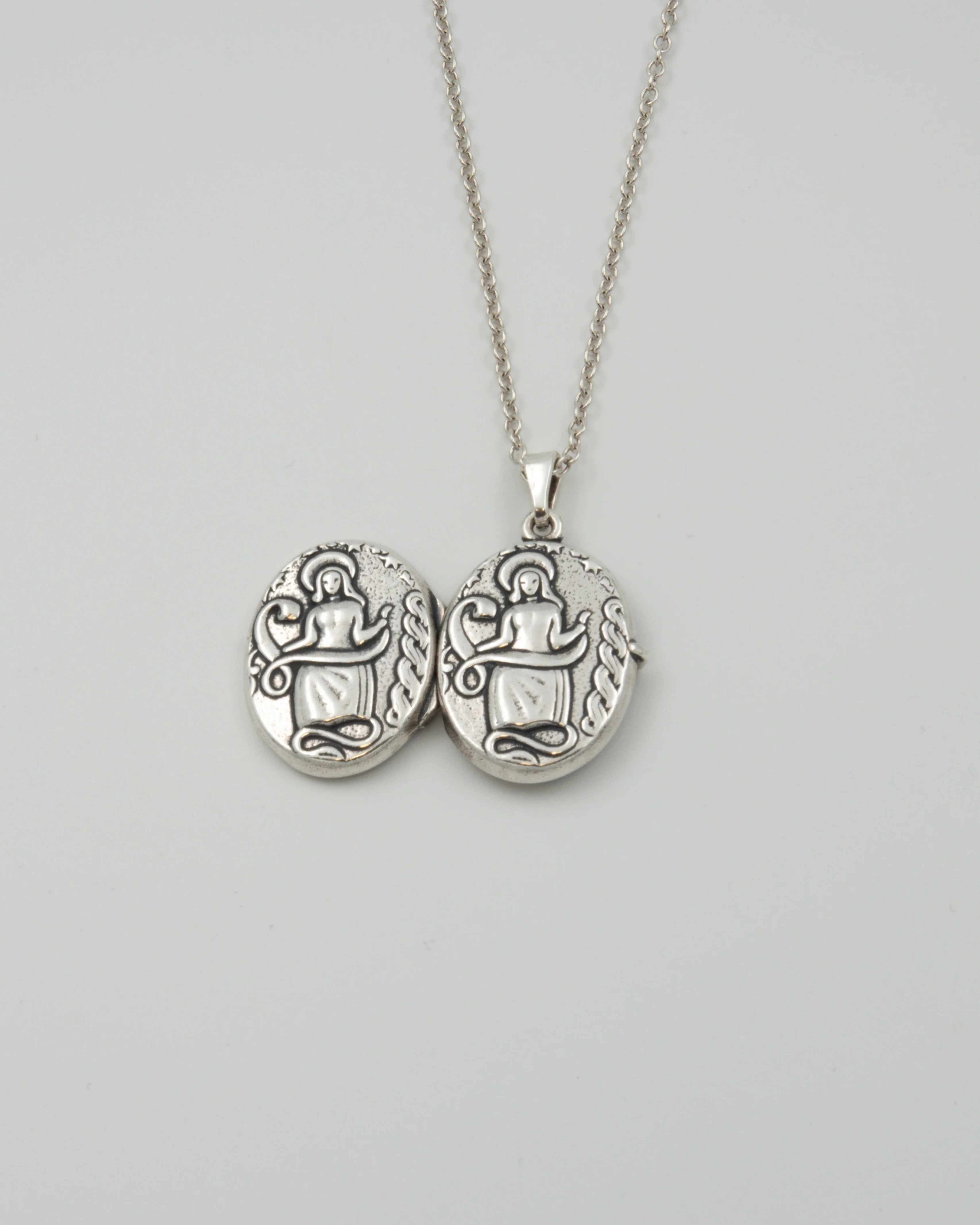 Pidetty Madonna-medaljonki 70 cm hopea - Image 3
