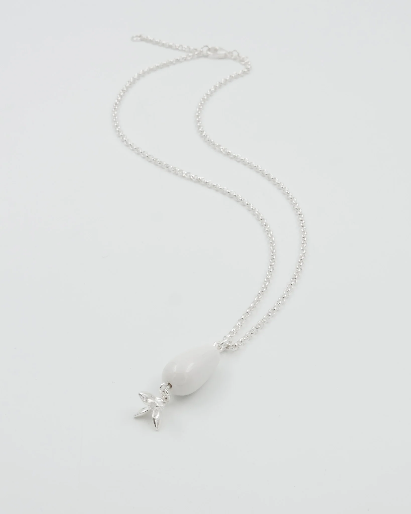 Pidetty Onerva-riipus 45 cm hopea - Image 2