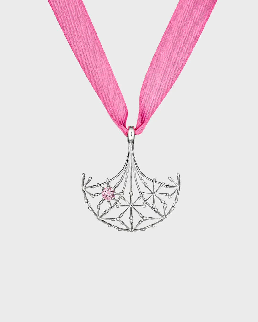 Roosa nauha 2017 -riipus - Image 2